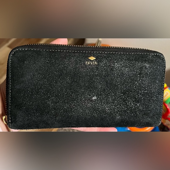 Fossil Suede Wallet - Picture 1 of 5